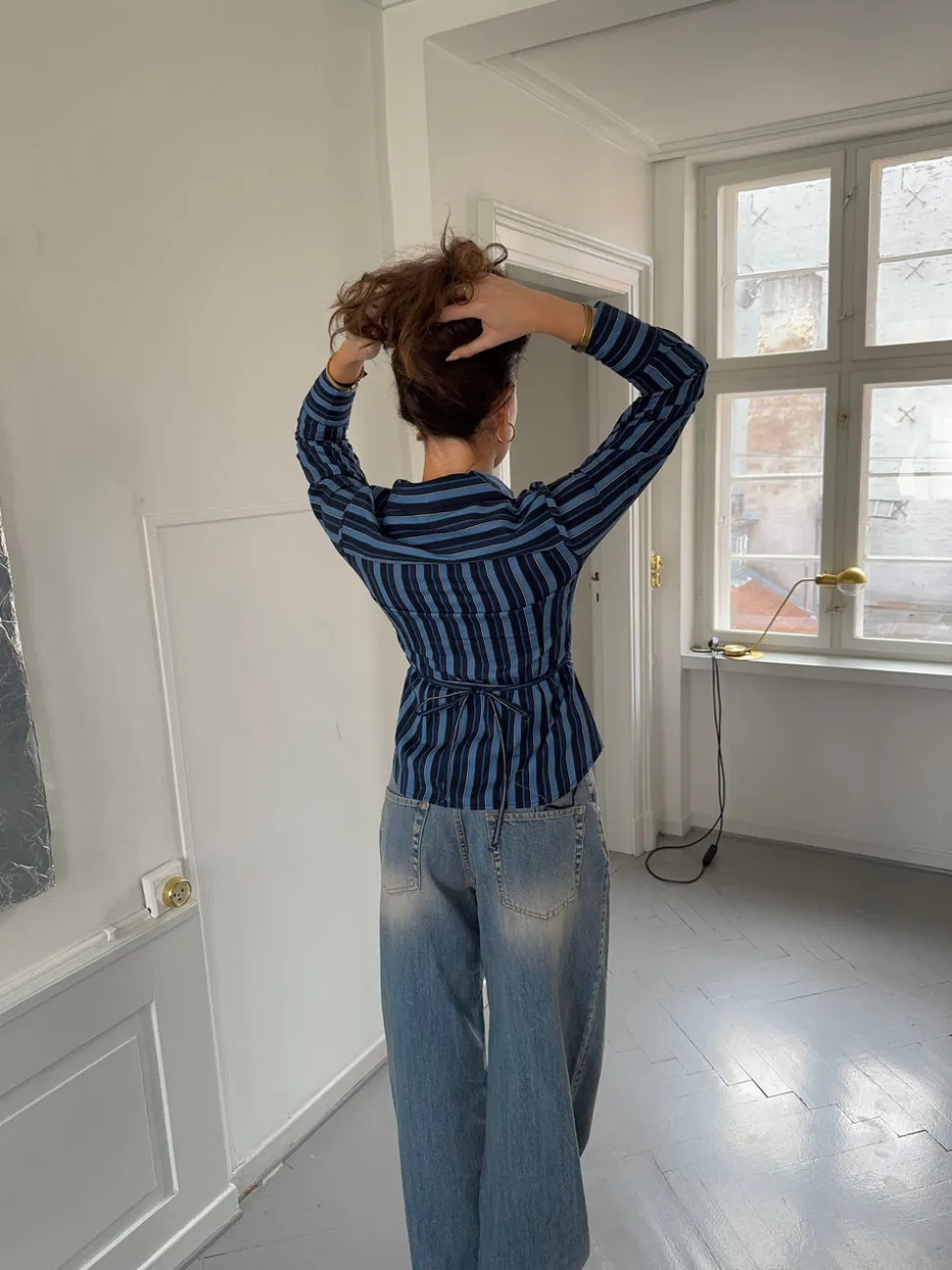 Alberte figursyet skjorte med striber - Mørkeblå/Sort