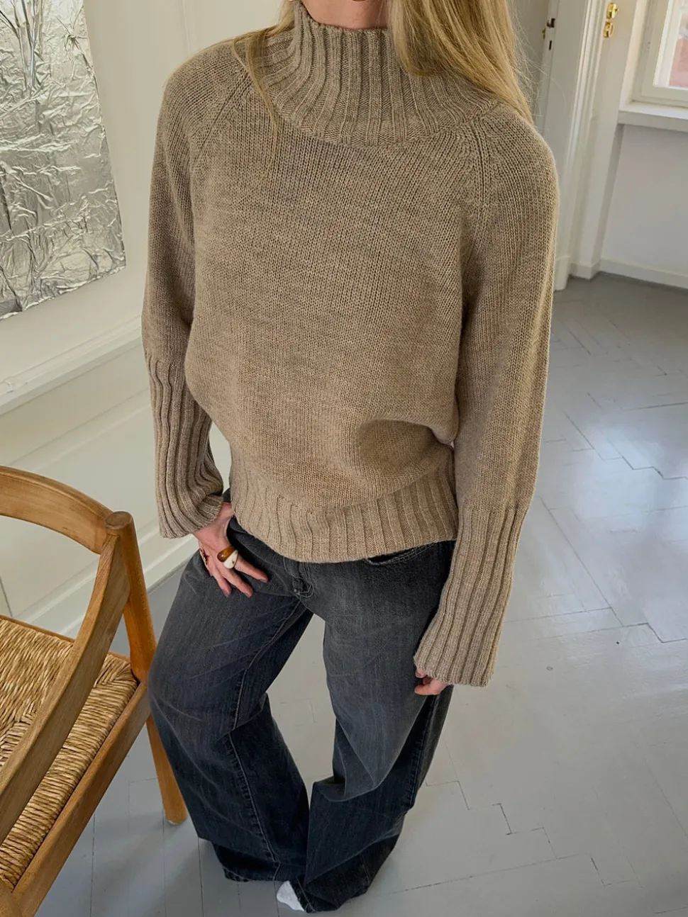 Alyssa striktrøje med høj hals - Beige