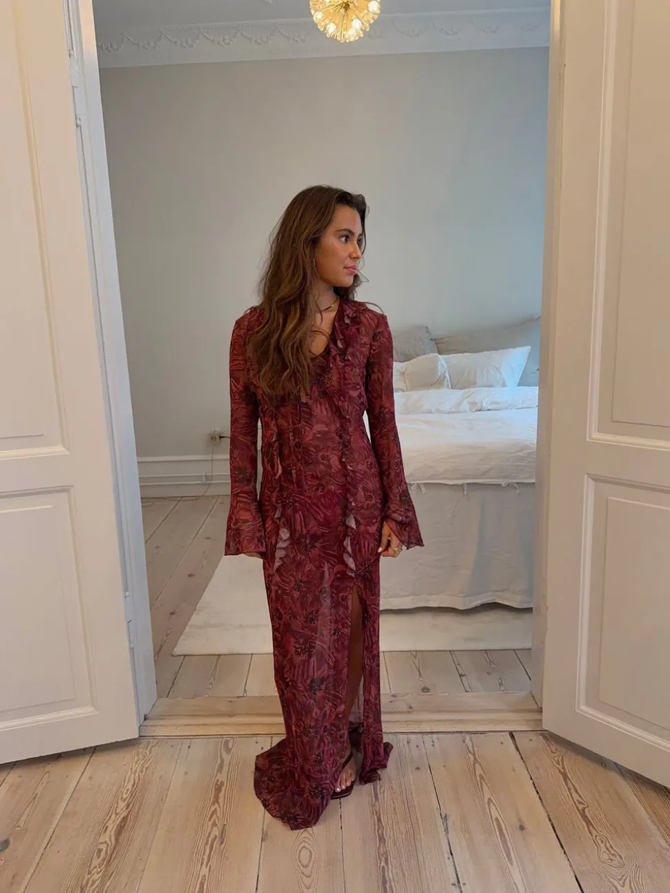 Amy kjole med blomster - Lilla/vinrød