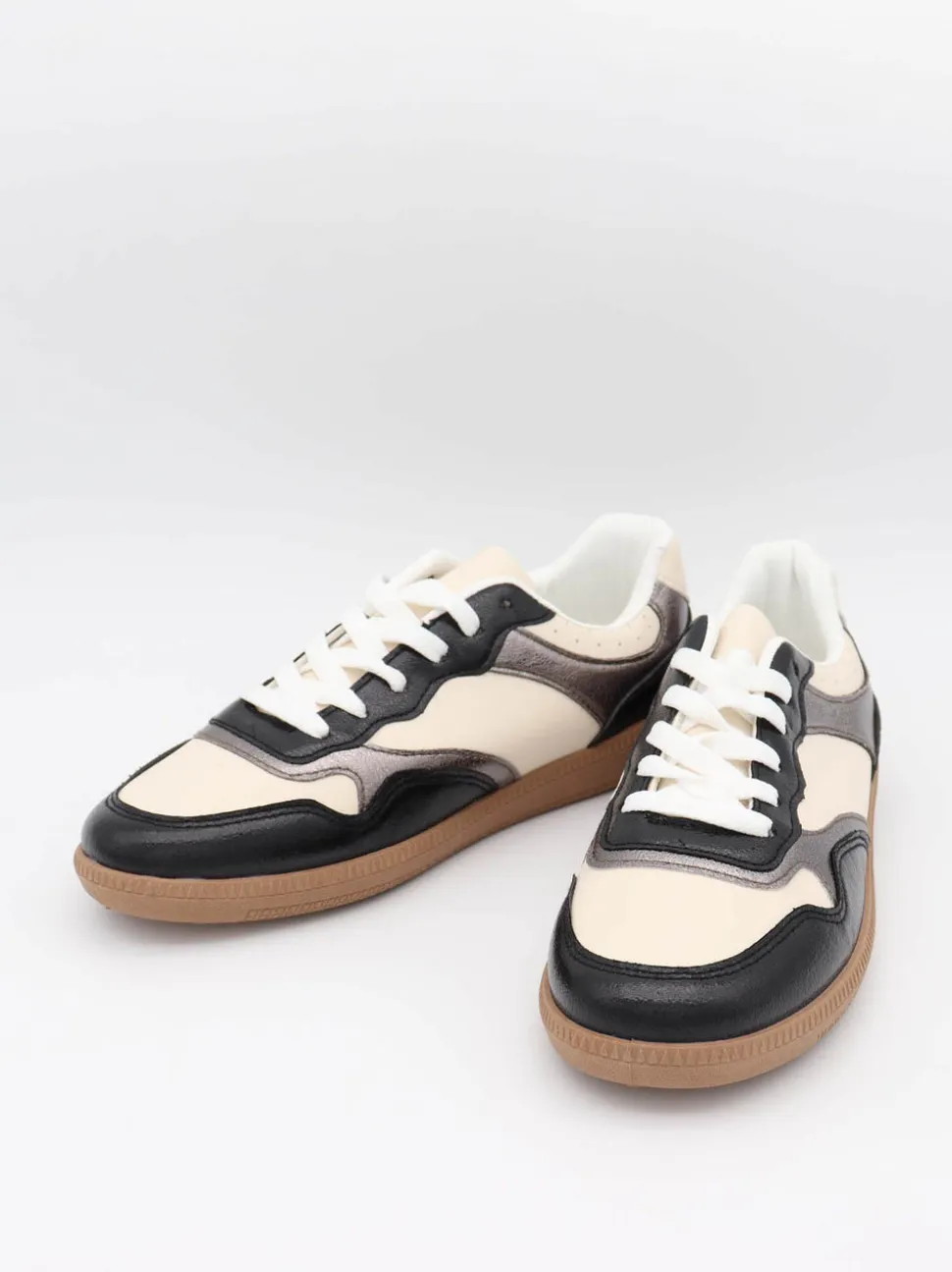 Apia sneakers - Hvid/sølv og sort