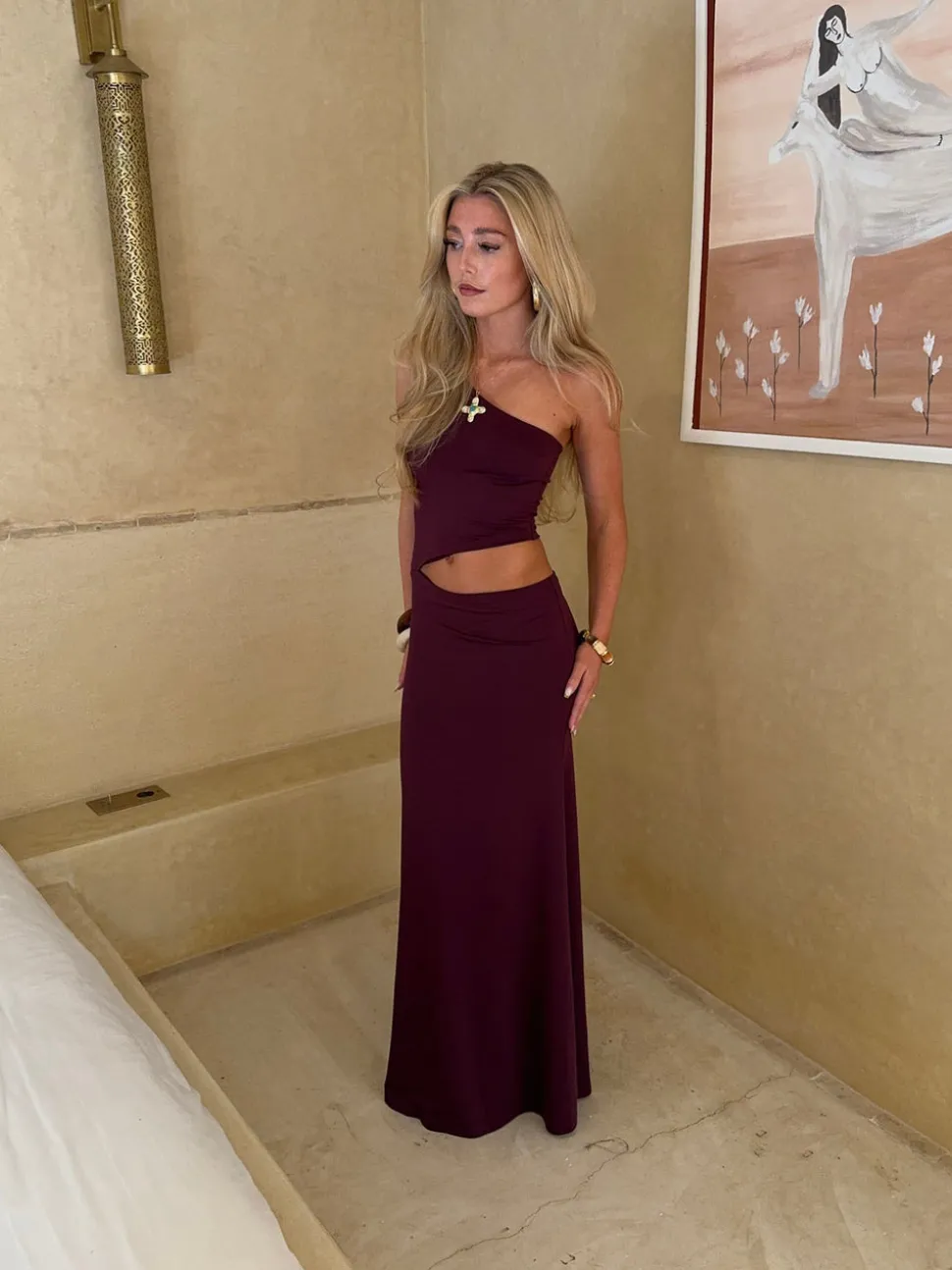 Baili maxikjole med snit - Bordeaux