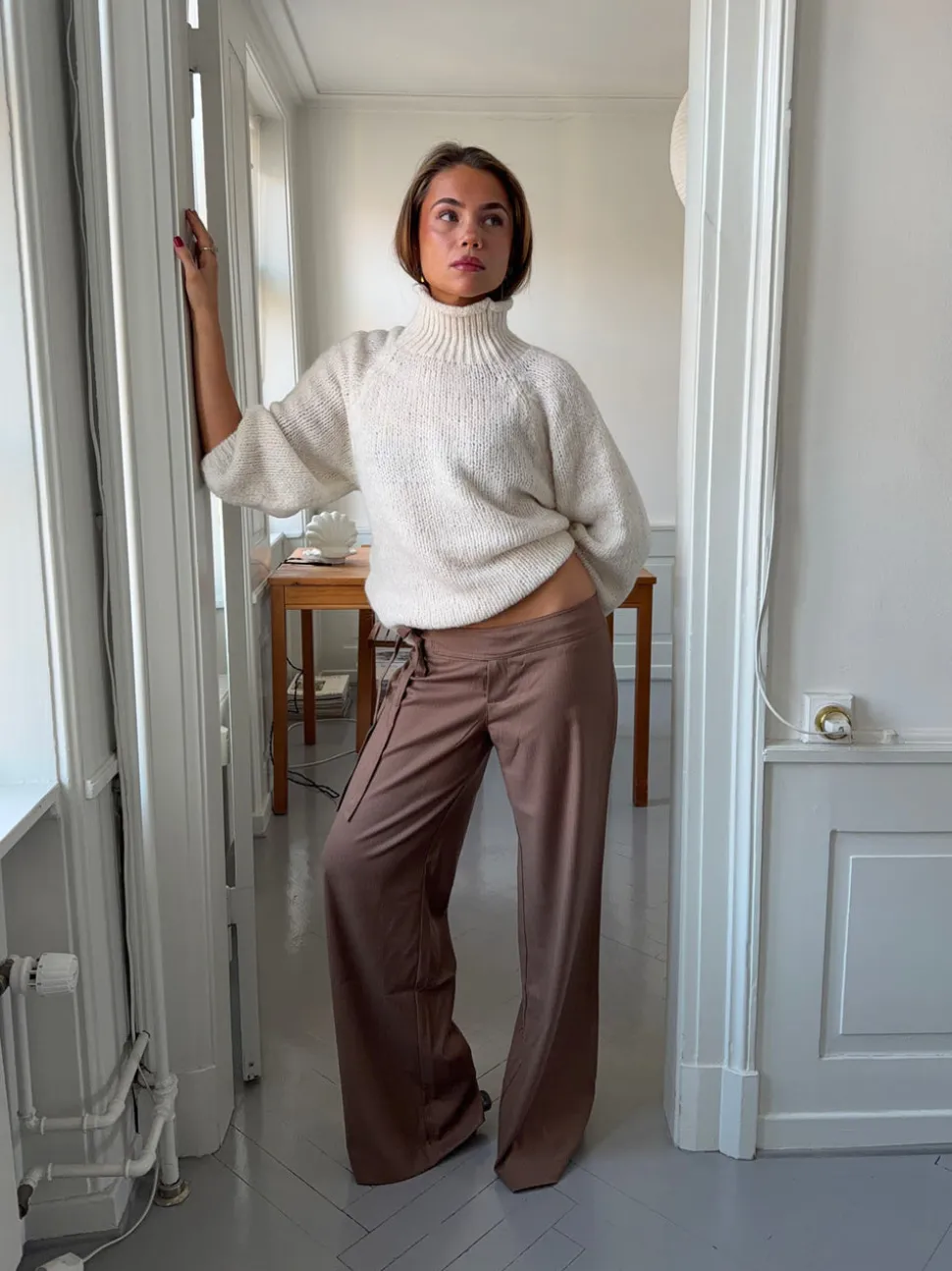 Buka bukser med bindebånd og striber - Brun
