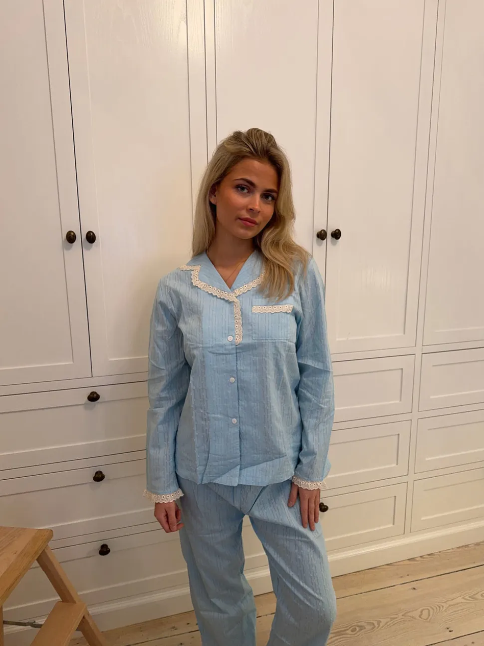 Carol pyjamas sæt med blonder - Lyseblå