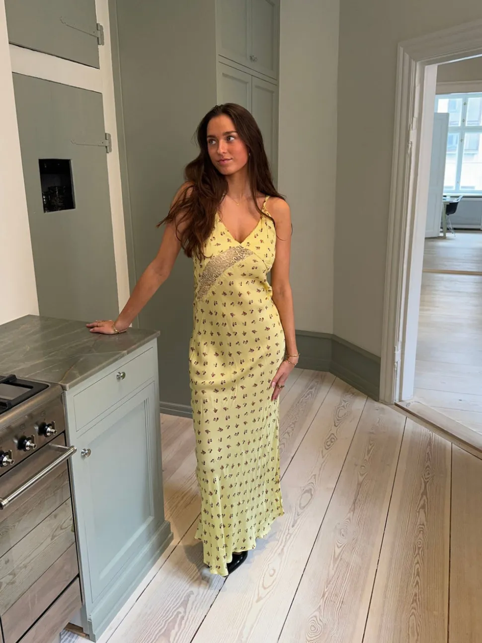 Emily maxikjole med blomster - Gul