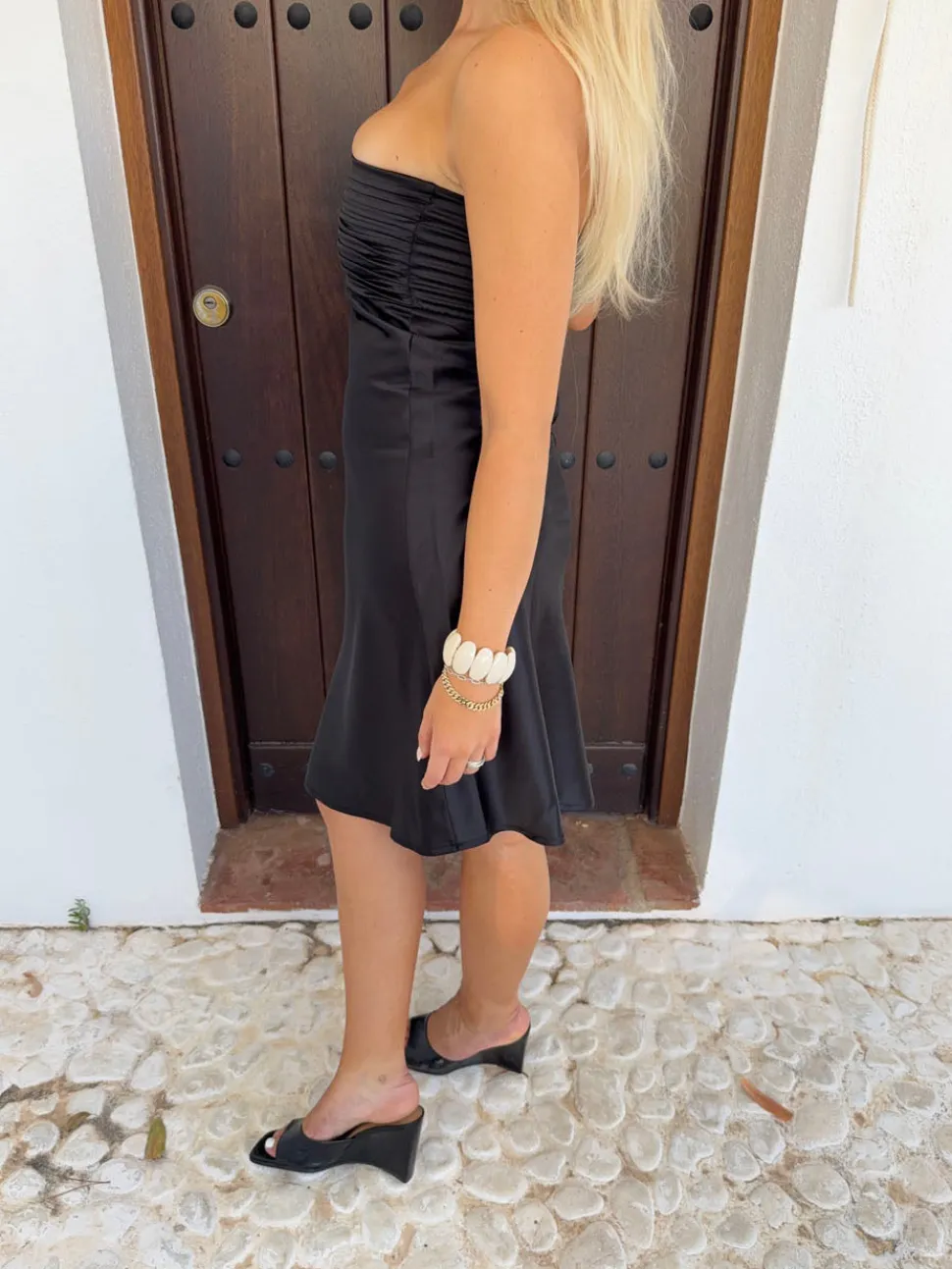 Jane bandeaukjole i satin - Sort