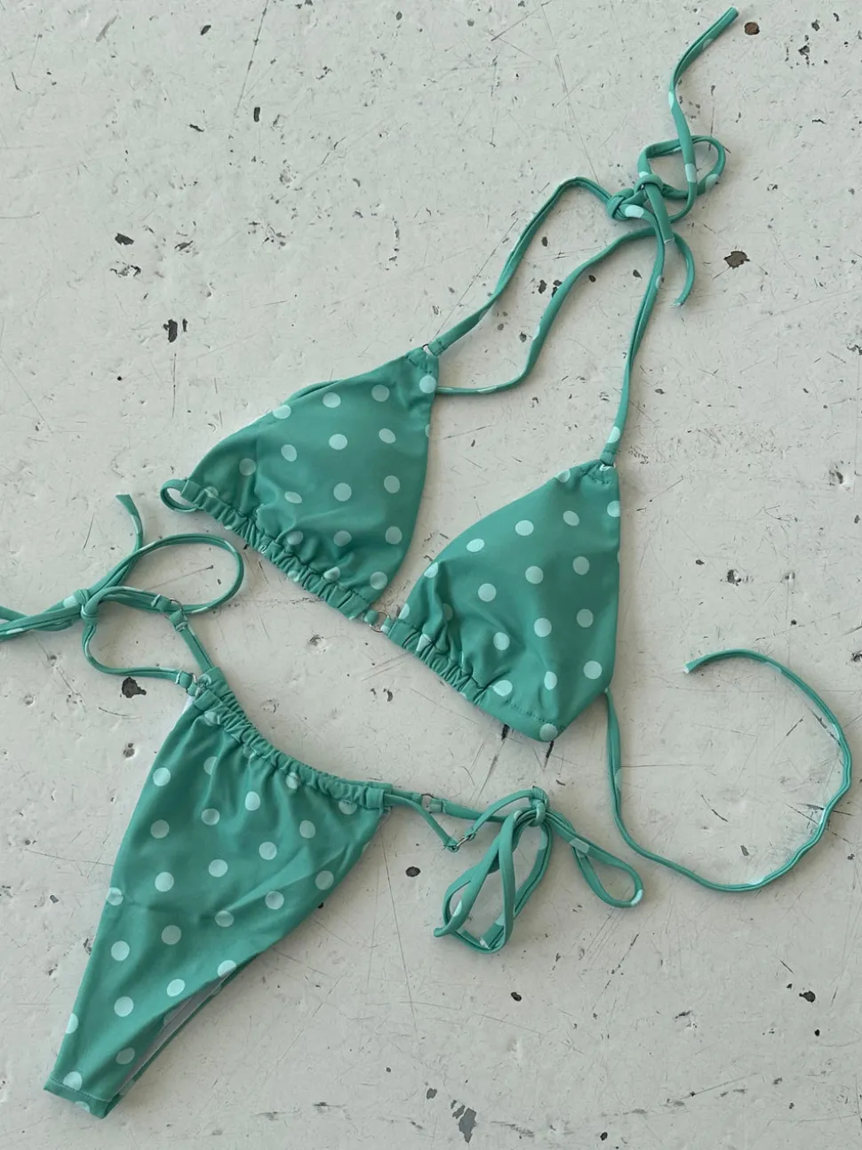 Kiana bikini - grøn med hvide prikker