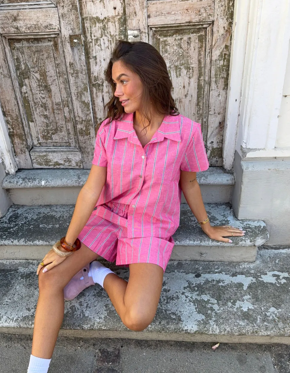 Luliana kortærmet skjorte med striber - Pink/hvid/sort