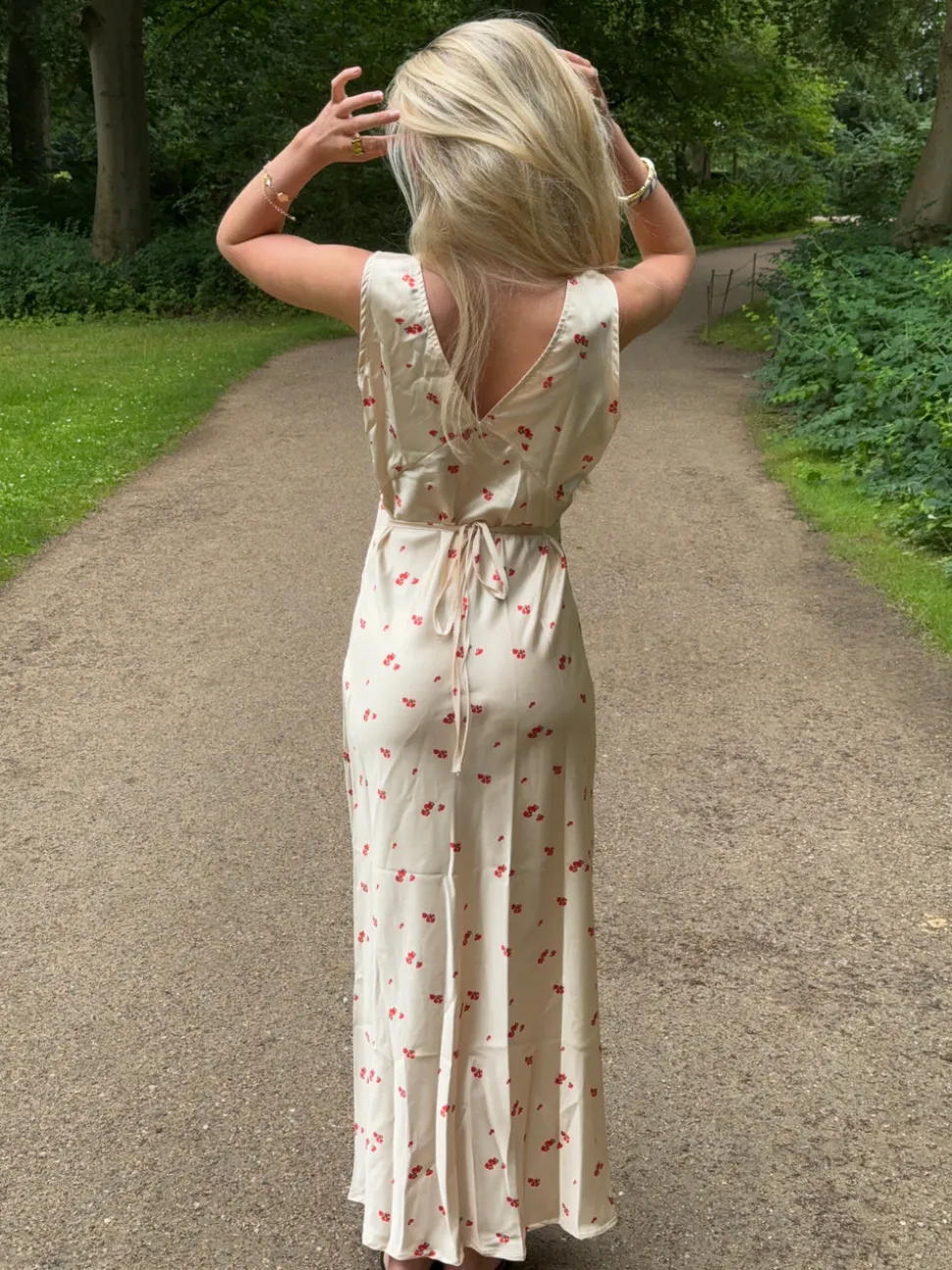Marielle kjole med blomster - Beige