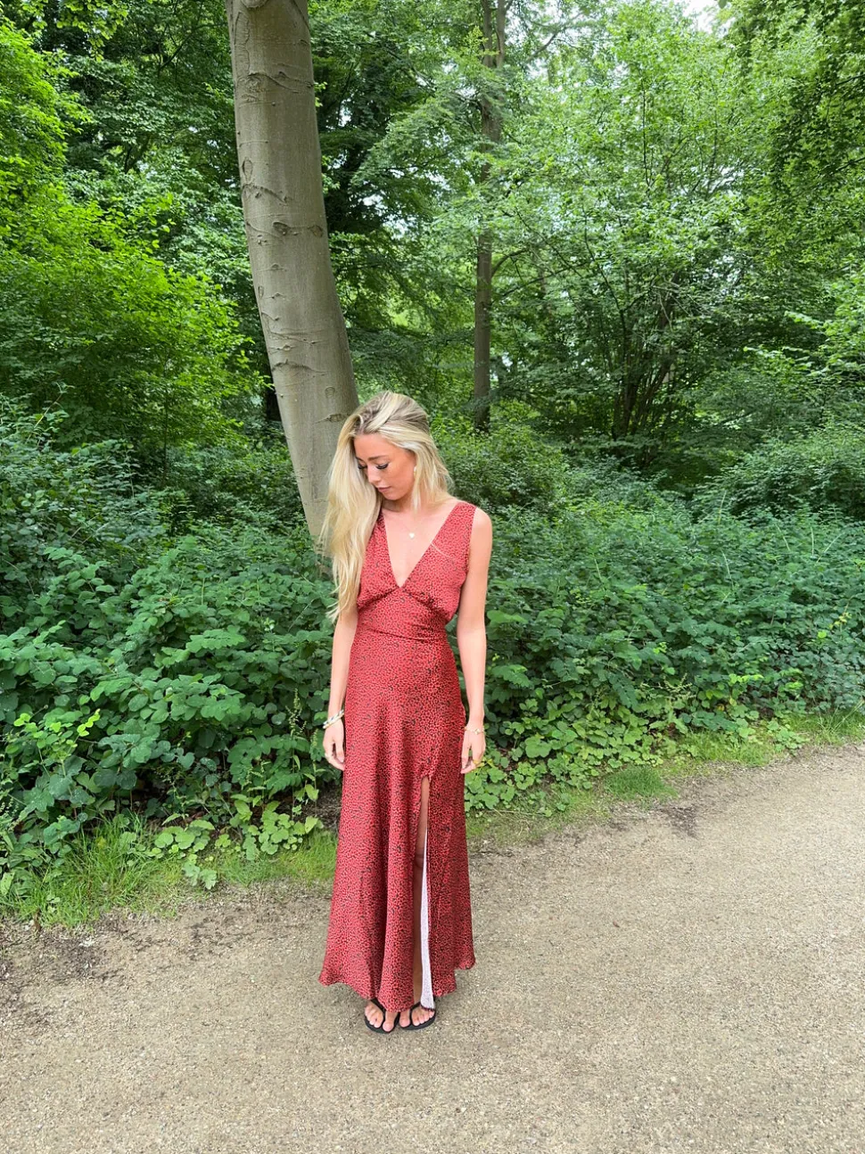 Marielle kjole med blomster - Sort/rød