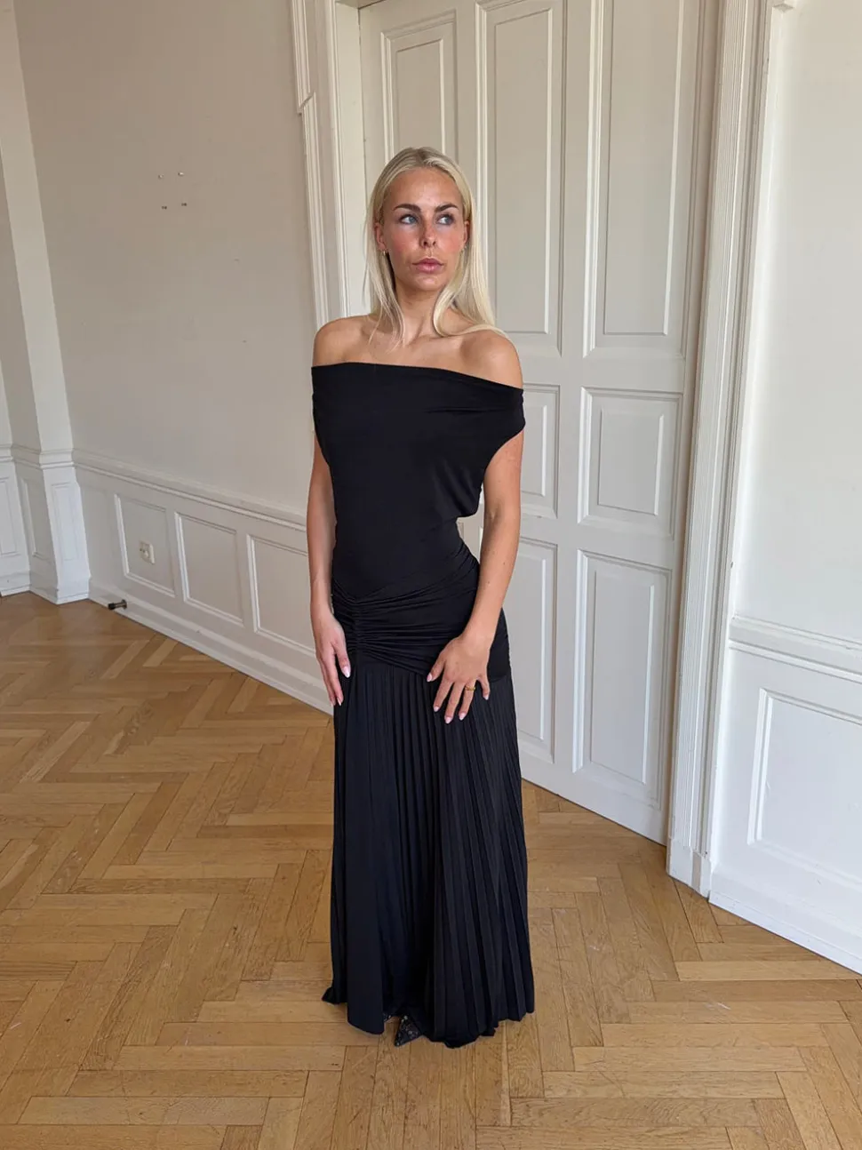 Sofia off shoulder kjole - Sort