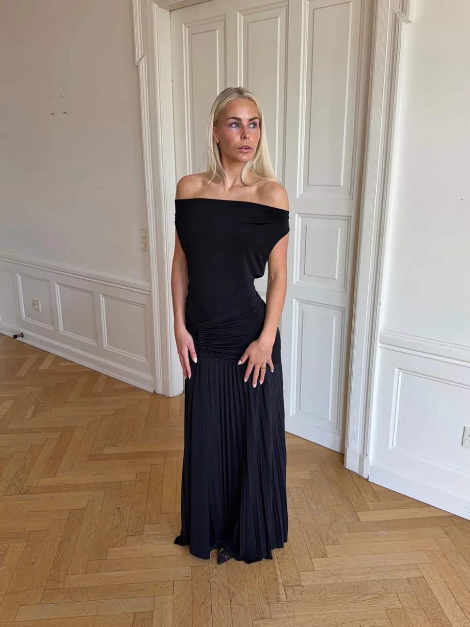 Sofia off shoulder kjole - Sort