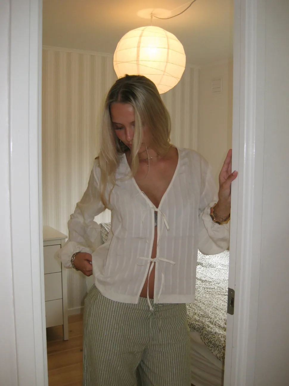 Tuniva bluse med bindedetaljer - Off white