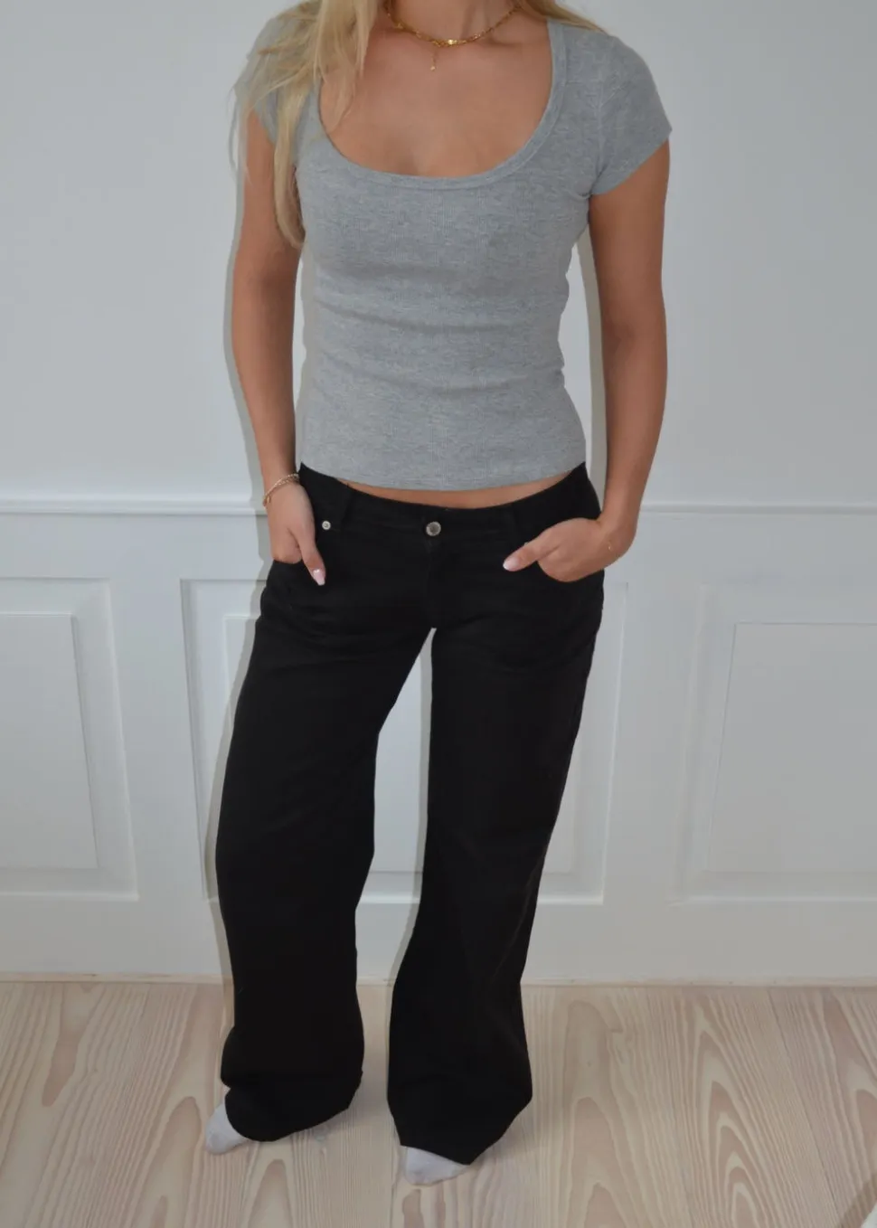 Tuva lavtaljede jeans - Sort